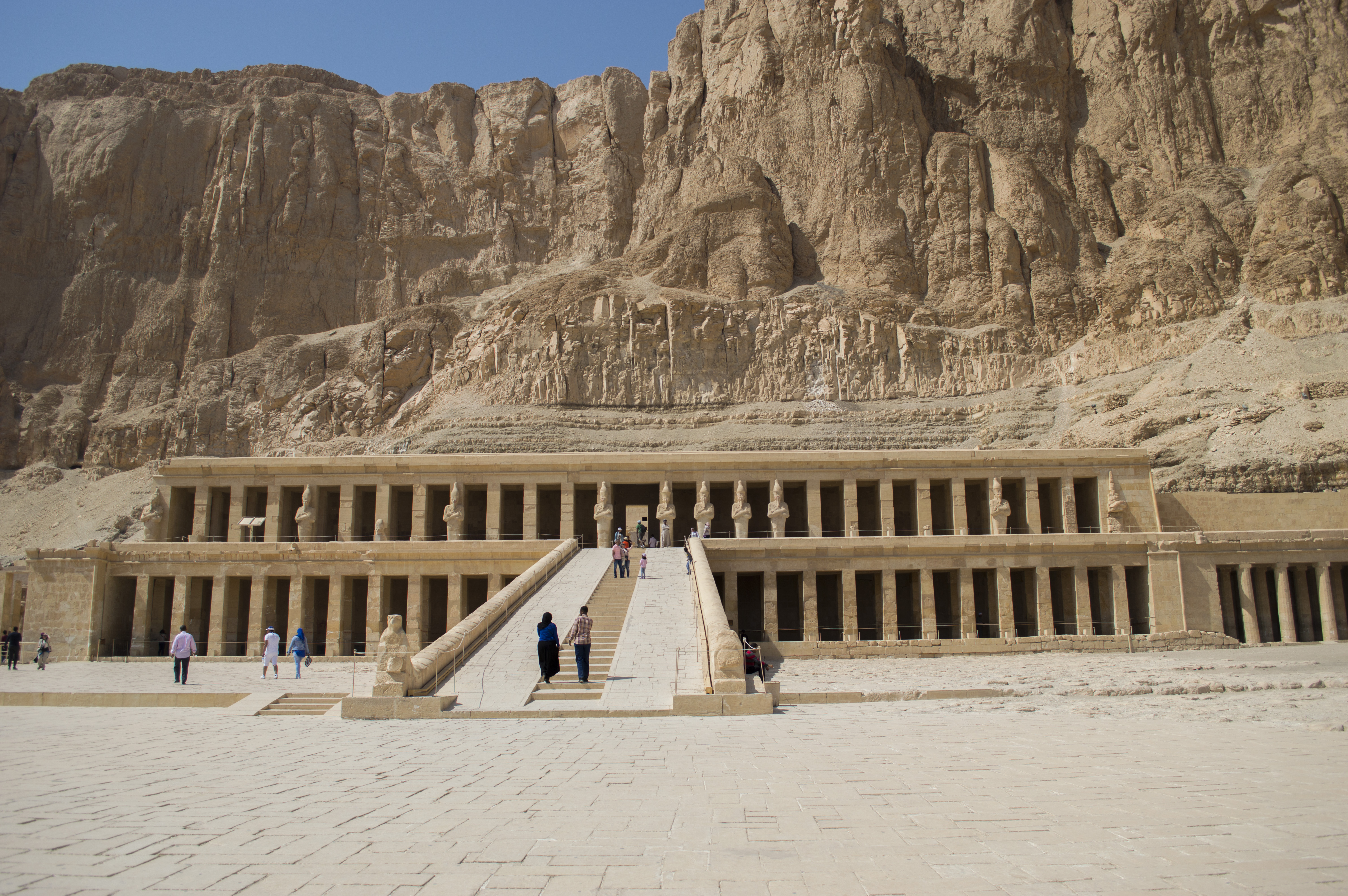 Luxor: a day full of history