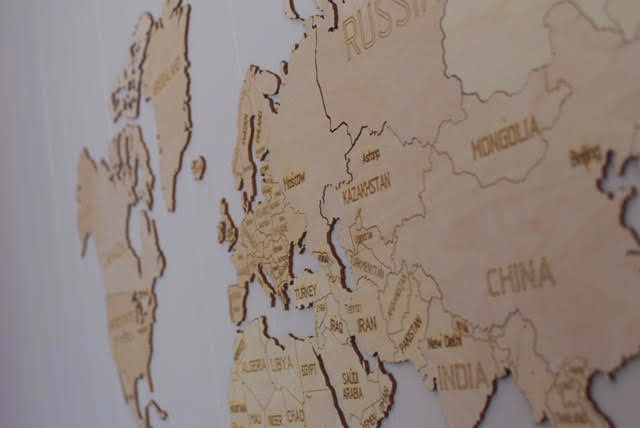 Muurdecoratie: een houten wereldkaart